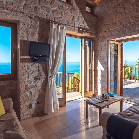 Beyond Villas * Áyios Nikítas