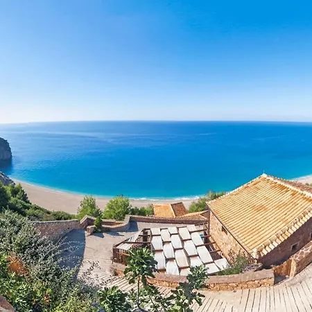 Beyond * Áyios Nikítas