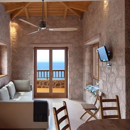 Beyond Villas Áyios Nikítas