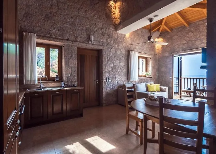 Beyond * Áyios Nikítas